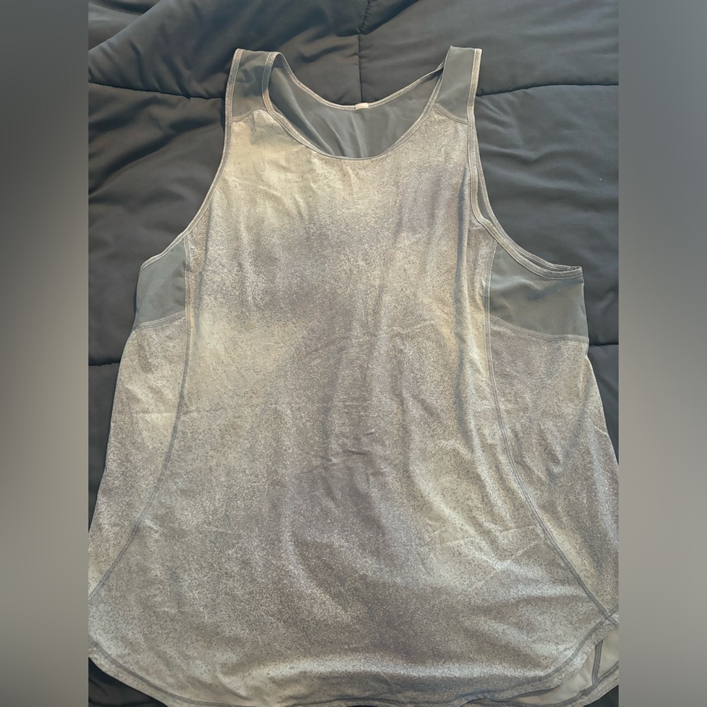 Lululemon Cream, White, and Gray Sculpt Tank size 12